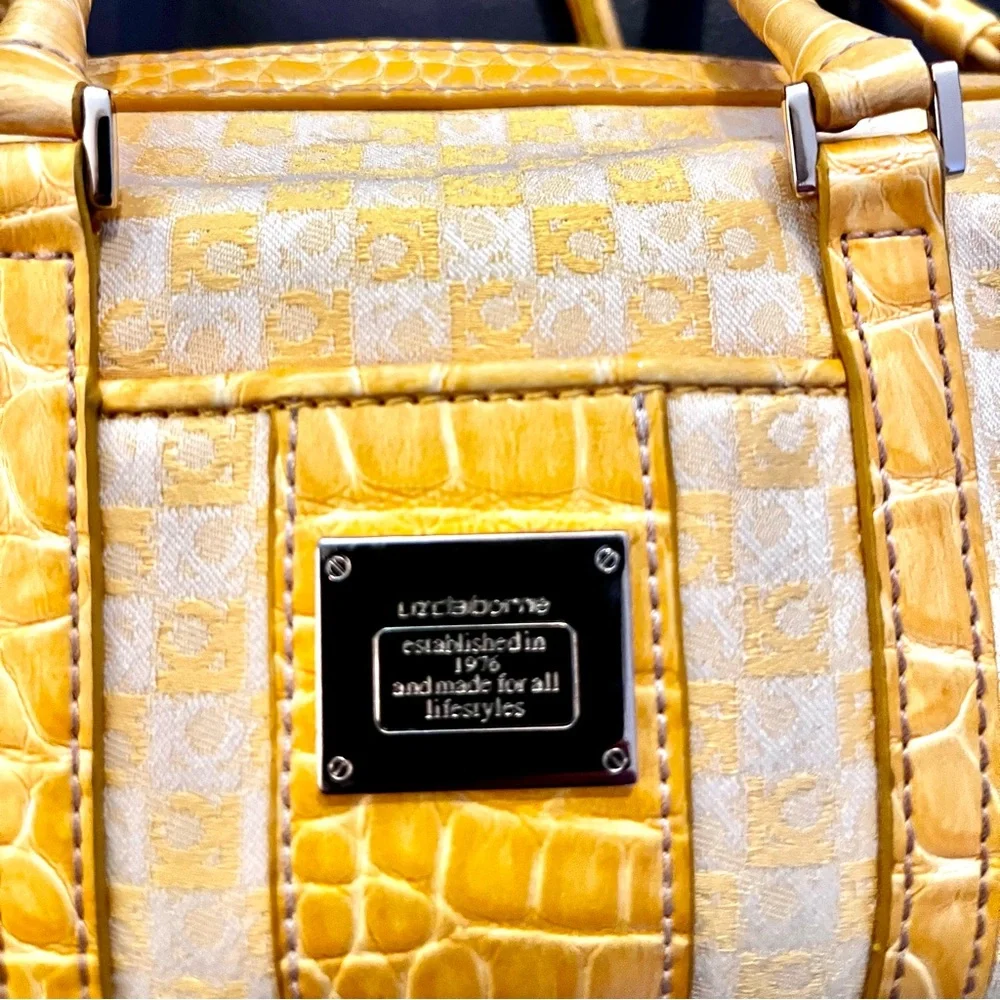 Vtg Y2K Liz Claiborne Golden Yellow Bag. Pre-owned very good Condition. - Picture 4 of 4